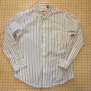 Izod men’s shirt, size M, white with blue stripes
